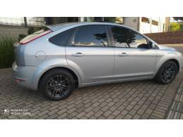 FORD - FOCUS - 2008/2009 - Prata - R$ 37.000,00