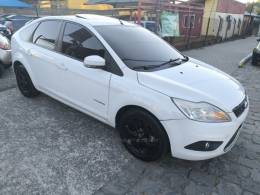 FORD - FOCUS - 2011/2012 - Branca - R$ 46.000,00