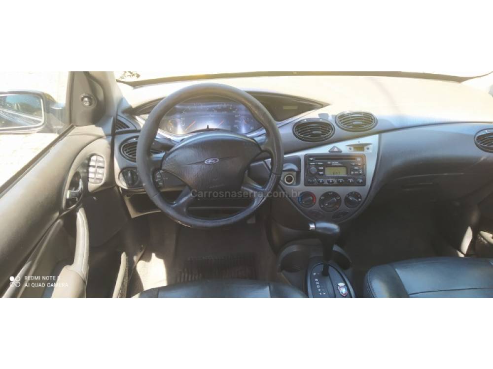 FORD - FOCUS - 2002/2003 - Preta - R$ 22.800,00