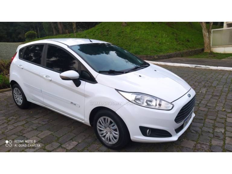 FORD - FIESTA - 2013/2014 - Branca - R$ 39.900,00