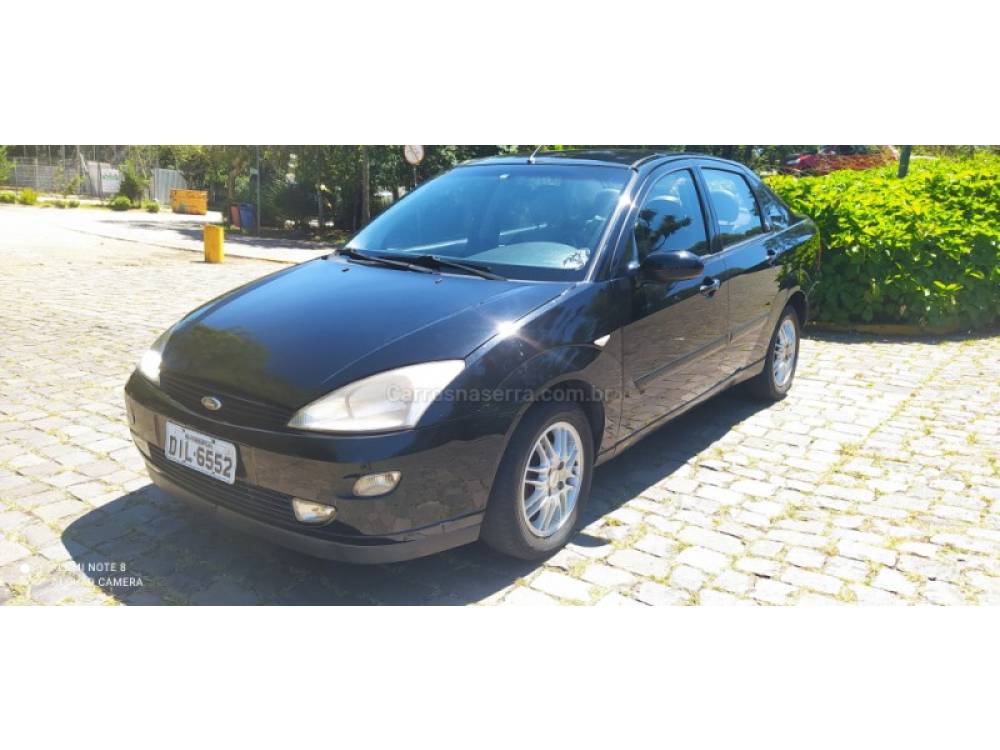 FORD - FOCUS - 2002/2003 - Preta - R$ 22.800,00