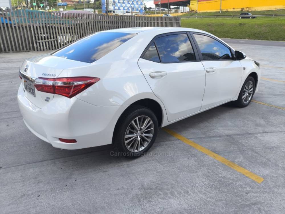TOYOTA - COROLLA - 2014/2015 - Branca - R$ 90.800,00