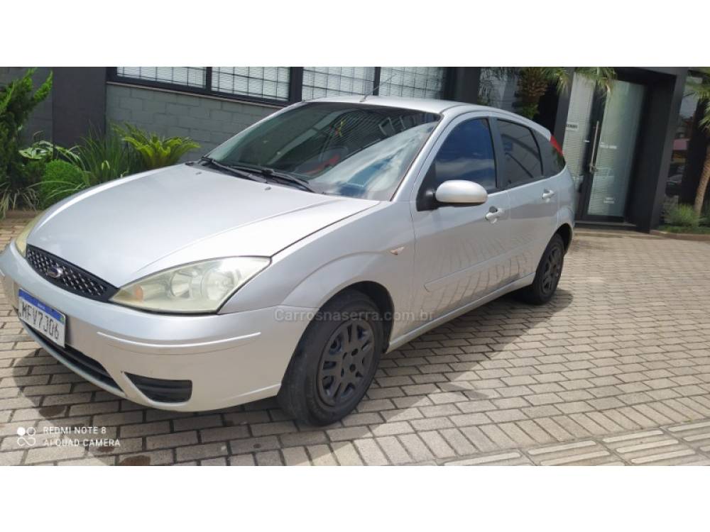 FORD - FOCUS - 2008/2009 - Prata - R$ 26.800,00