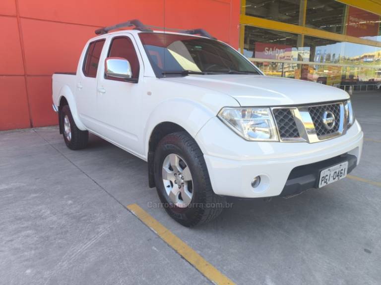 NISSAN - FRONTIER - 2012/2013 - Branca - R$ 83.800,00