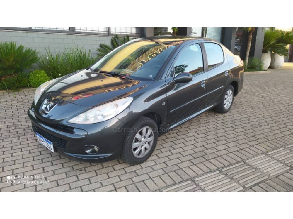 PEUGEOT - 207 - 2010/2011 - Cinza - R$ 19.800,00