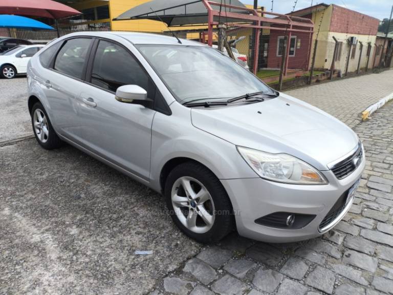 FORD - FOCUS - 2012/2013 - Prata - R$ 39.900,00