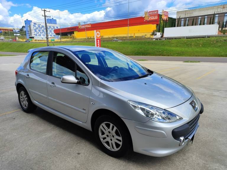 PEUGEOT - 307 - 2010/2011 - Prata - R$ 28.900,00