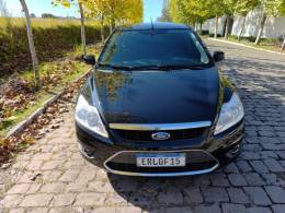 FORD - FOCUS - 2011/2012 - Preta - R$ 41.900,00