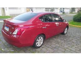 NISSAN - VERSA - 2012/2013 - Vinho - R$ 33.000,00