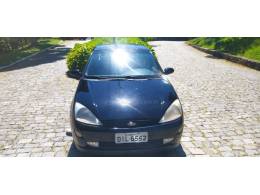 FORD - FOCUS - 2002/2003 - Preta - R$ 22.800,00