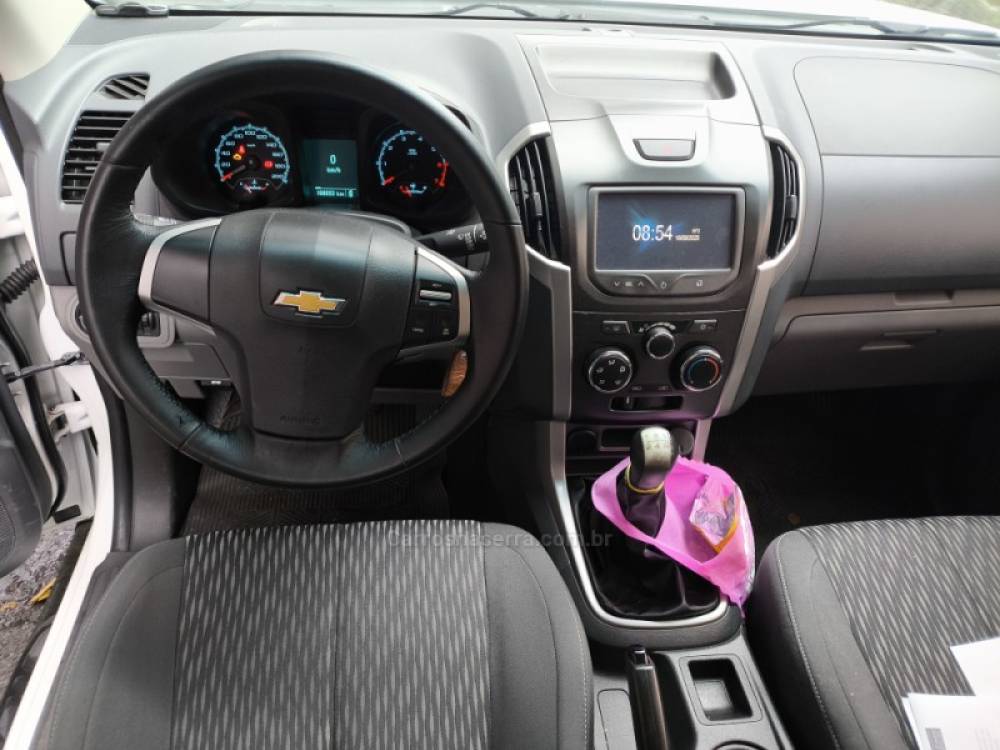 CHEVROLET - S10 - 2015/2016 - Branca - R$ 92.000,00