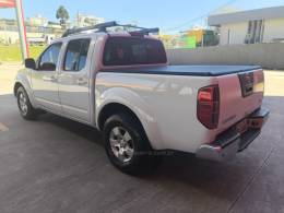 NISSAN - FRONTIER - 2012/2013 - Branca - R$ 83.800,00