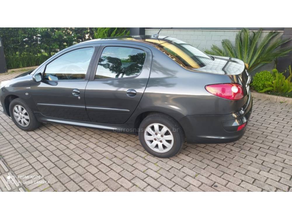 PEUGEOT - 207 - 2010/2011 - Cinza - R$ 19.800,00