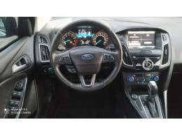 FORD - FOCUS - 2015/2016 - Preta - R$ 61.900,00